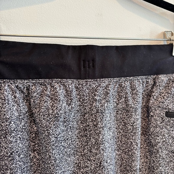 Lululemon T.H.E. Short Linerless Pineweave Alpine White Black Size Medium - Picture 5 of 12